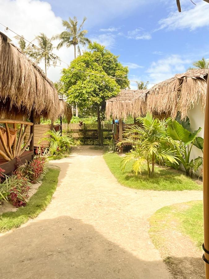 Siargao Tropic Hostel General Luna  Exterior photo
