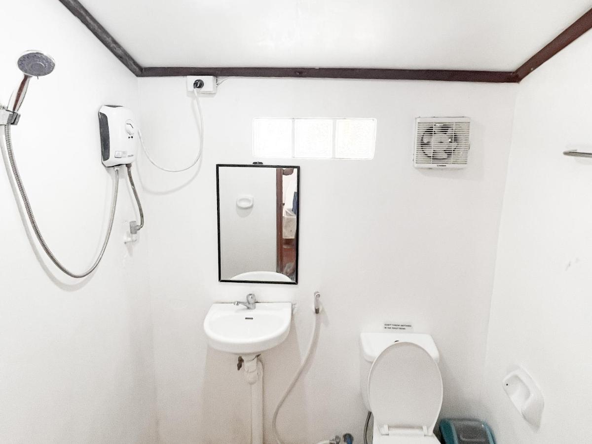 Siargao Tropic Hostel General Luna  Exterior photo