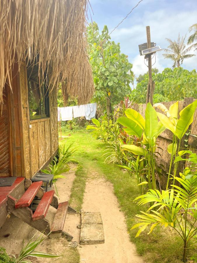 Siargao Tropic Hostel General Luna  Exterior photo